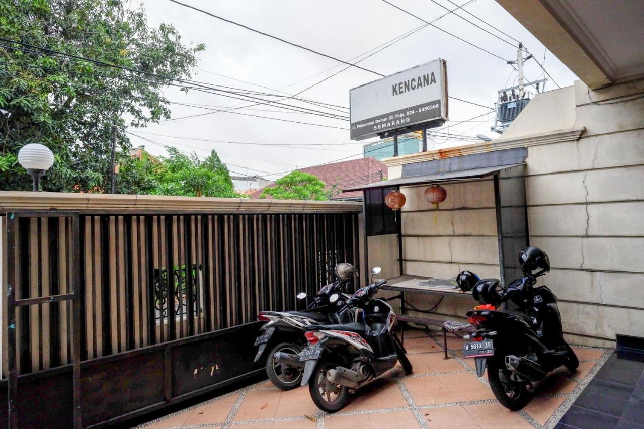 KoolKost near Kawasan Simpang Lima Semarang Hotel Bagian luar foto